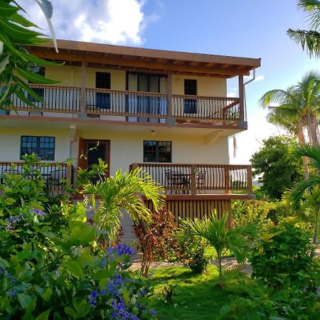Bayview Vacation Apartments Спаниш-Таун Экстерьер фото