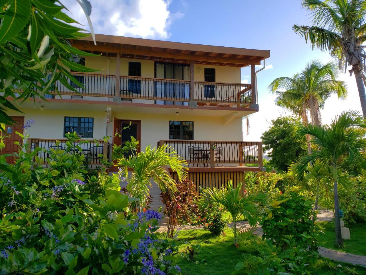 Bayview Vacation Apartments Спаниш-Таун Экстерьер фото